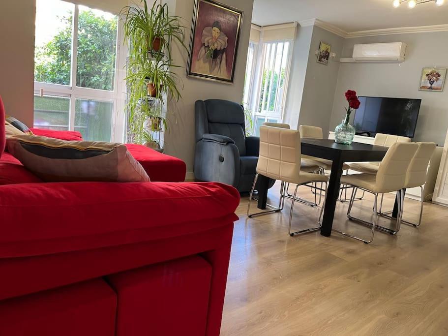 סביליה Triana Family Suites מראה חיצוני תמונה