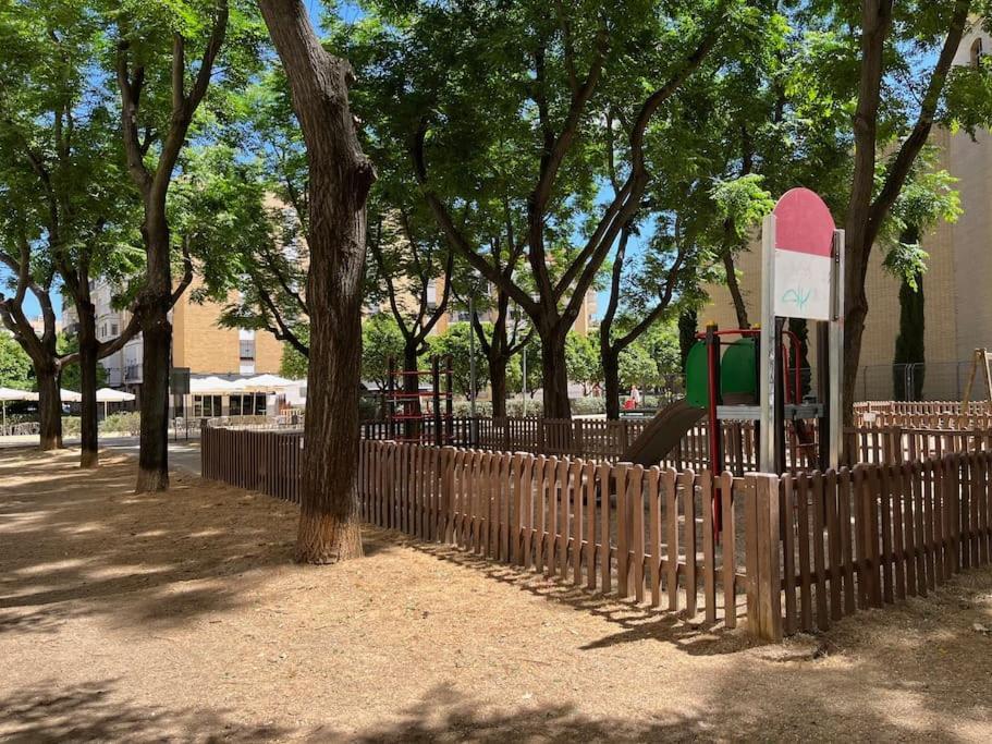 סביליה Triana Family Suites מראה חיצוני תמונה